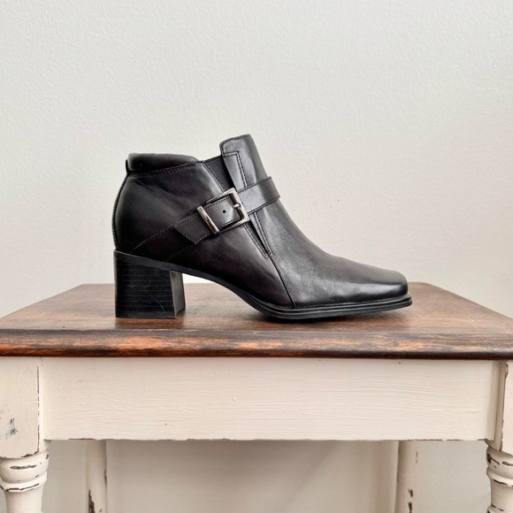 90s Black Leather Ankle Boot - Picture 1 of 6